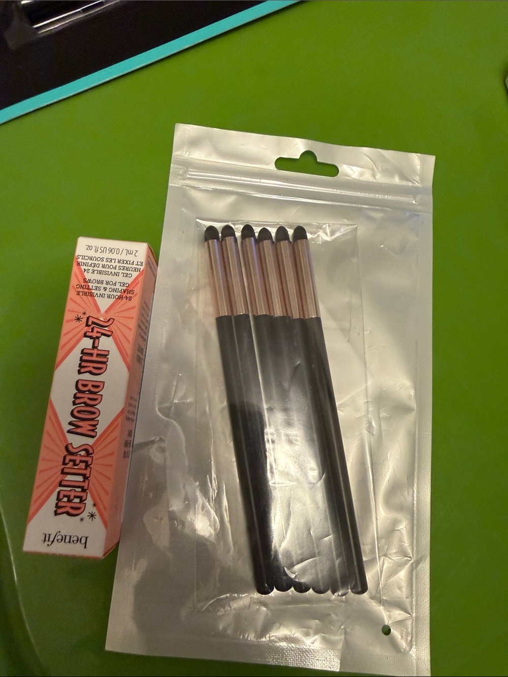 Benefit 1-Hr Brow Setter Gel – White Packaging